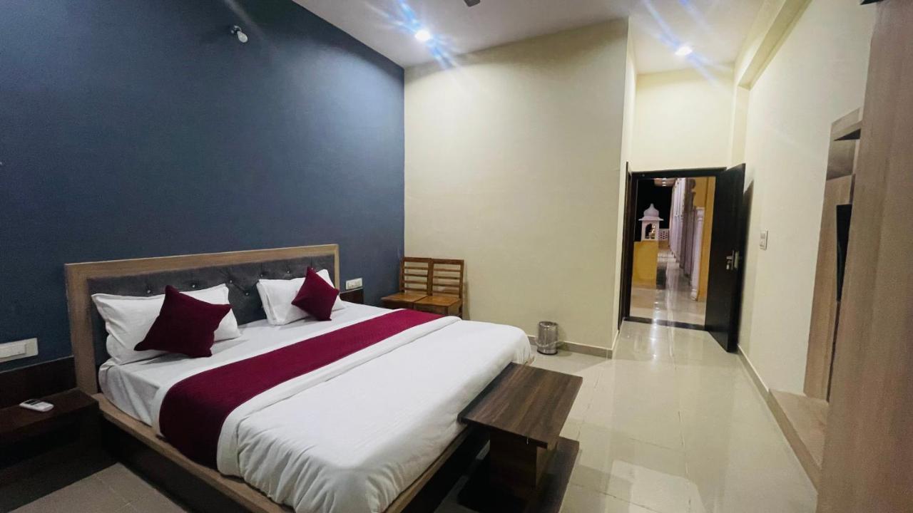 L S Haveli Hotell Pushkar Exteriör bild